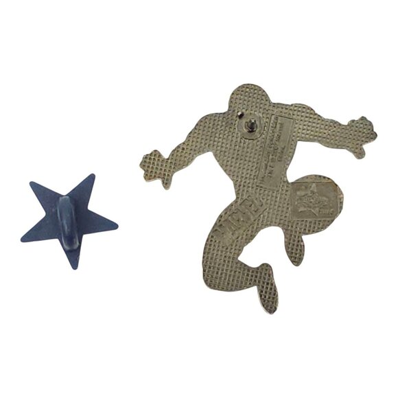 Universal Studios Marvel 2007 The Amazing Spider-Man Enamel Pin Pinback - Picture 2 of 9